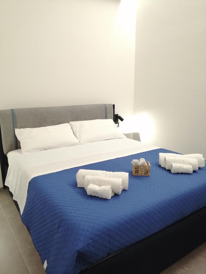 Masculu & Fimmina Apartment
