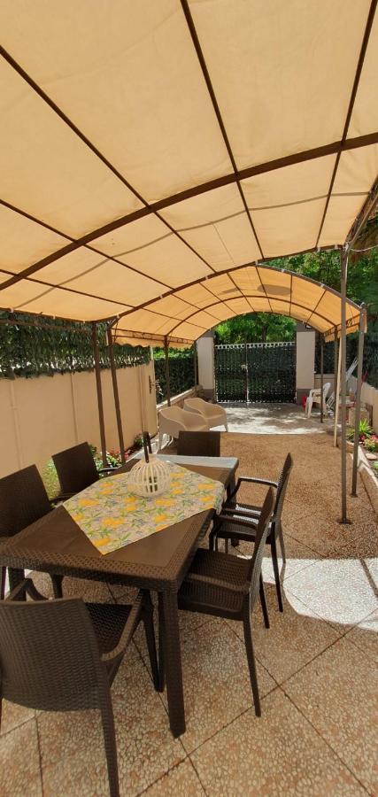 Villino Sirene Mondello Holiday home *