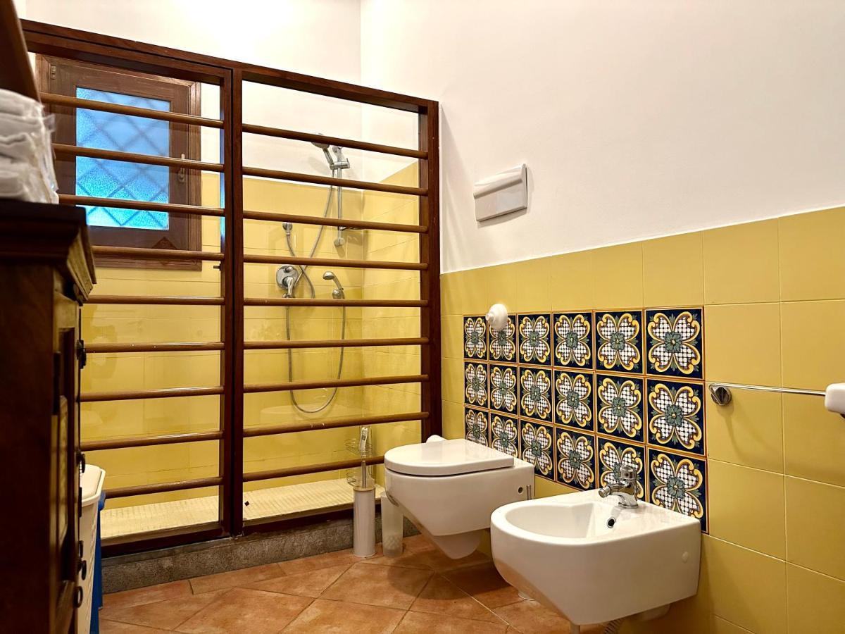 Saline - Luxury Garden Mondello Apartment Palermo
