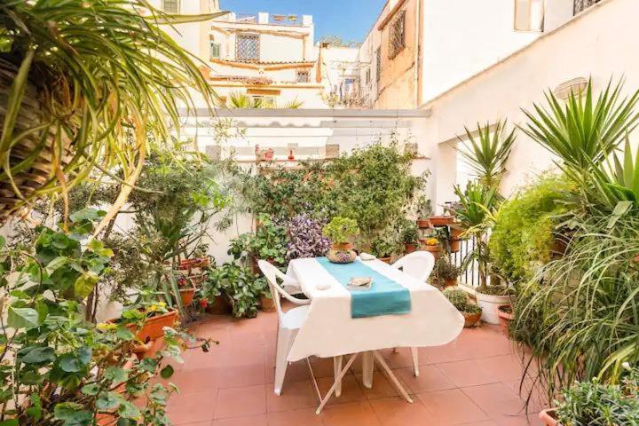 Apartment At Kalsa Quiet Flowered Terrace! Free Parking! Ideal For Remote Working!