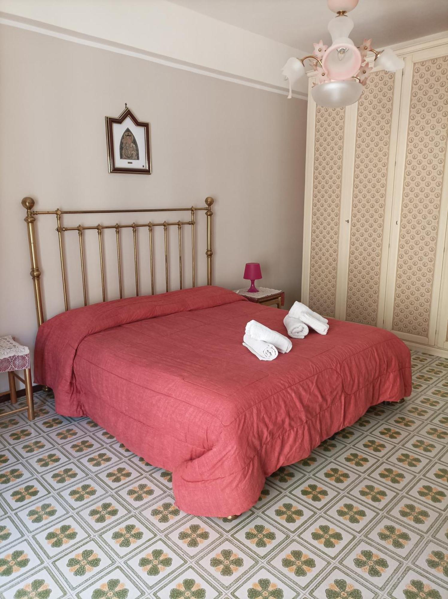 Signorile In Condominio Rallo *