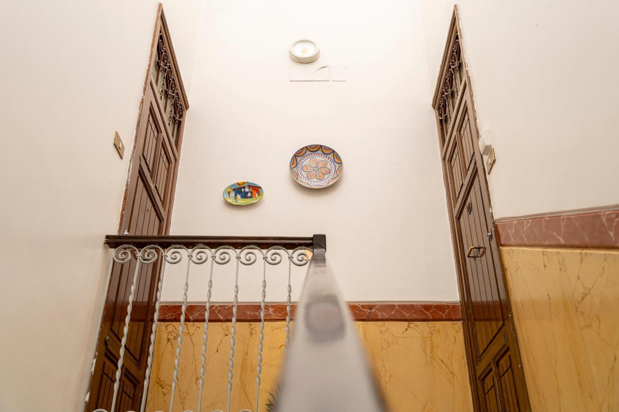 Centro Stazione Aeroporto Wi-fi&self Check-in Apartment Palermo
