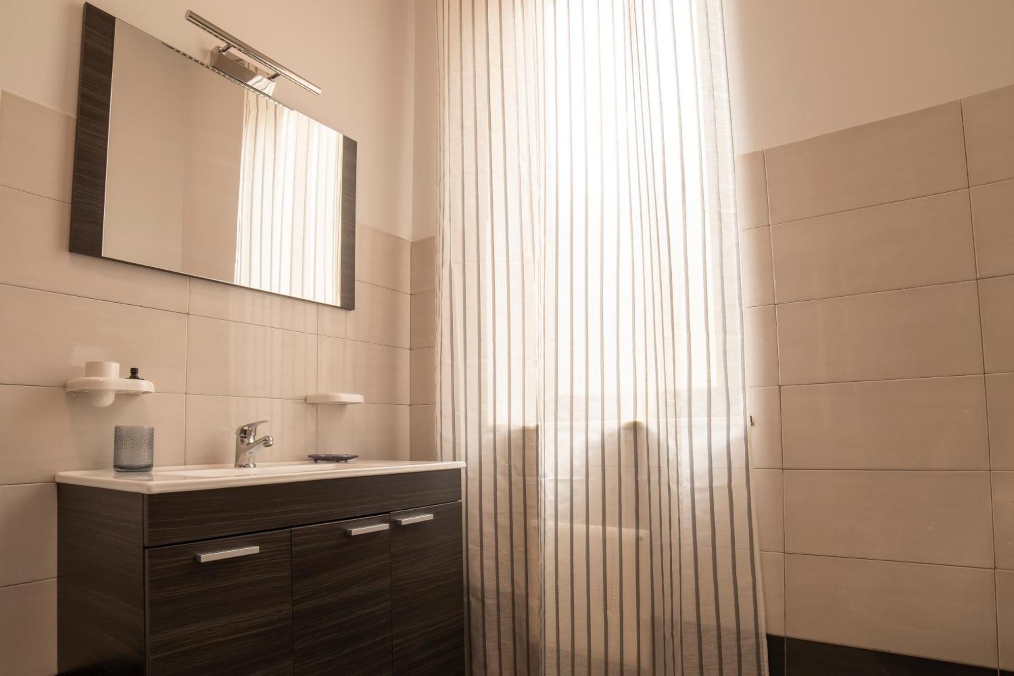 Centro Stazione Aeroporto Wi-fi&self Check-in Apartment