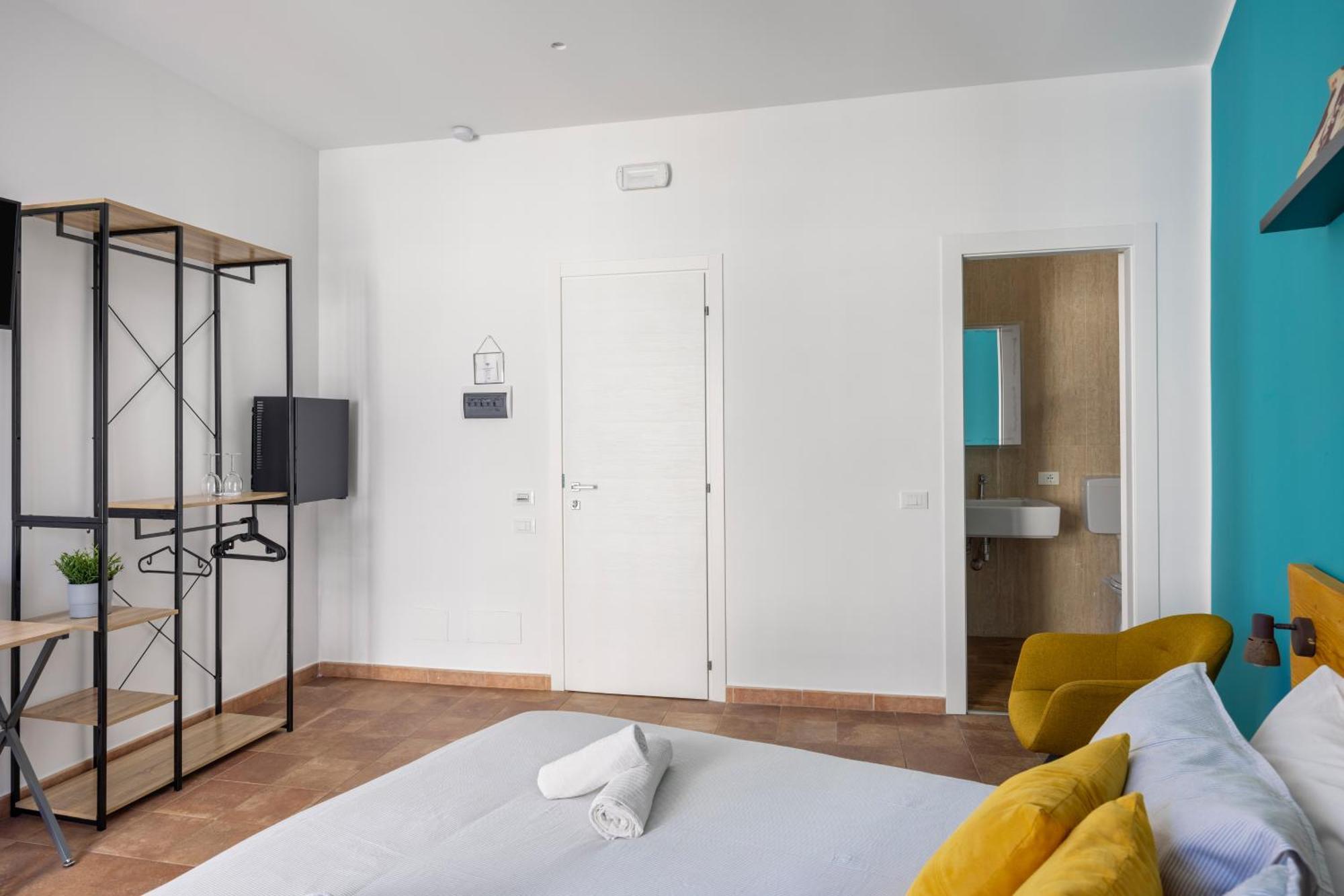 Suk Ballaro Guest house *