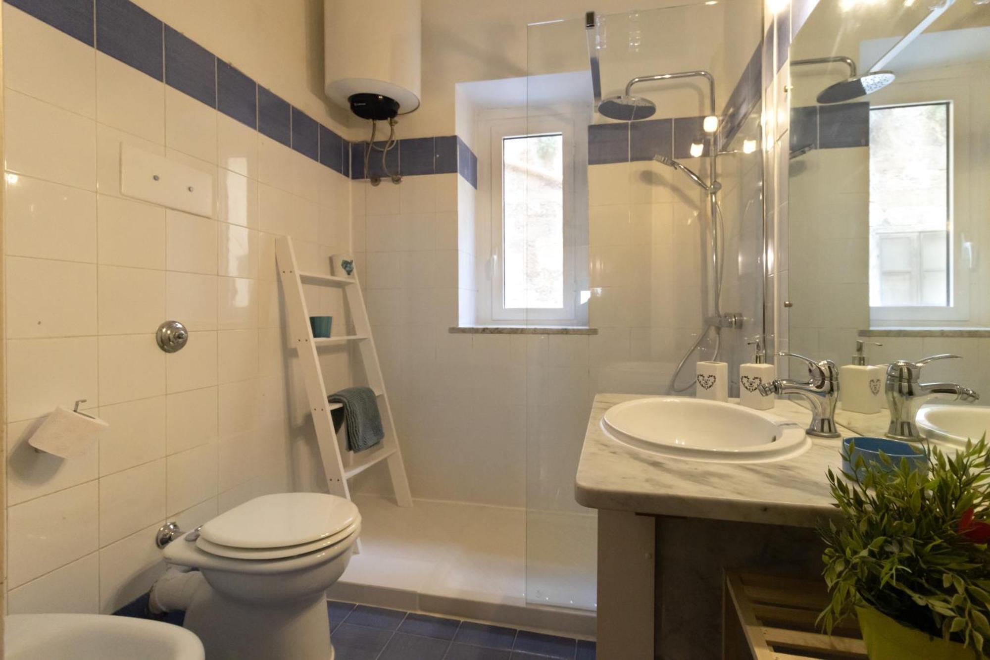 At Kalsa Quiet Flowered Terrace! Free Parking! Ideal For Remote Working! Apartment Palermo