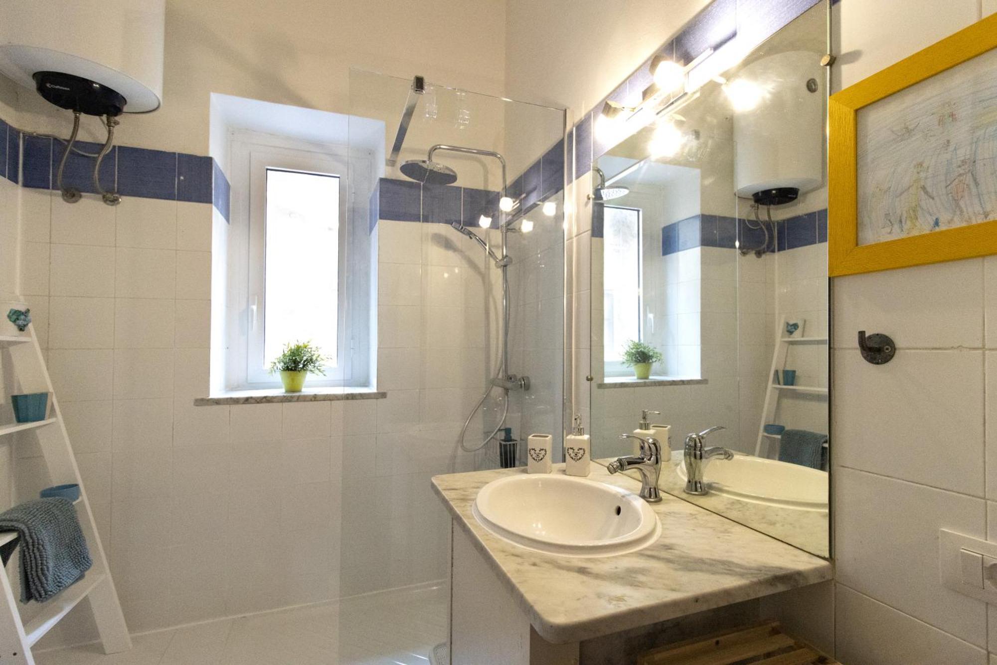At Kalsa Quiet Flowered Terrace! Free Parking! Ideal For Remote Working! Apartment Palermo
