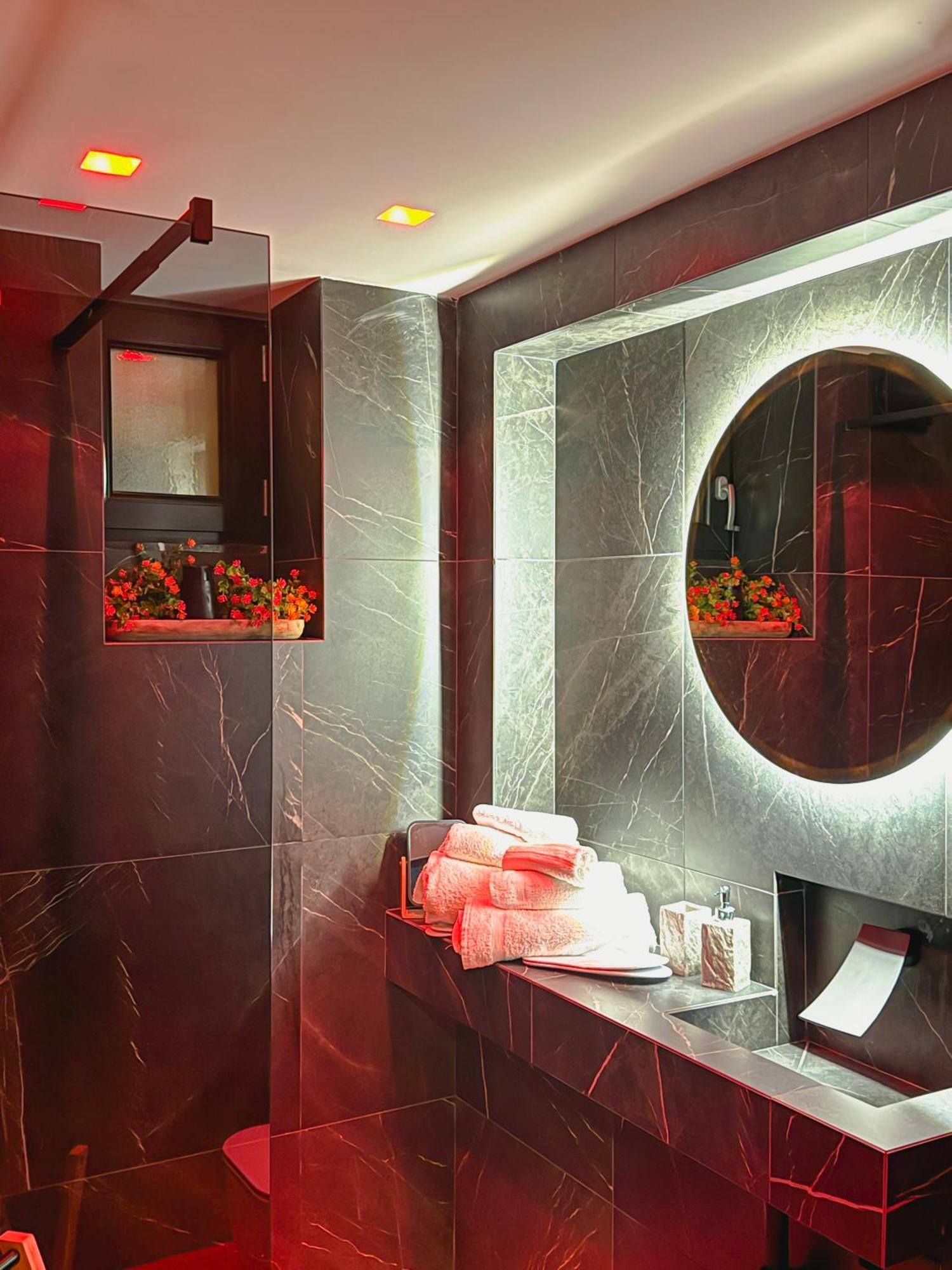 Rouge & Centro Apartment *