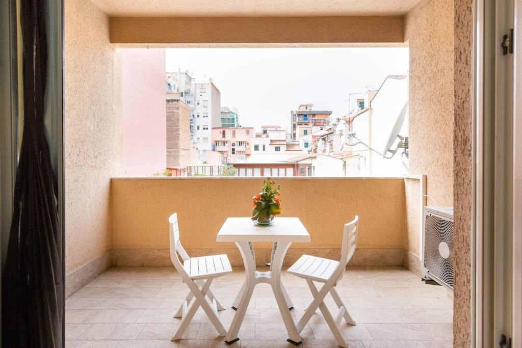 Old Style - Boutique With Terrace In Center *