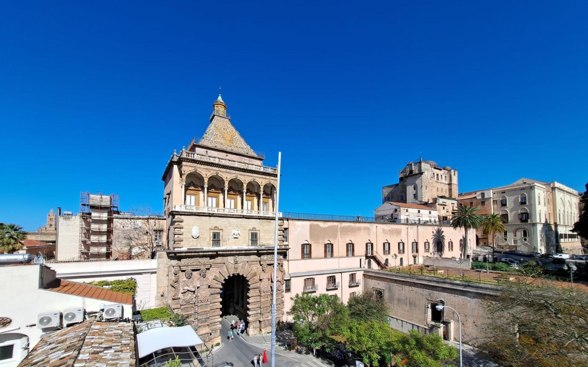 La Porta Dei Mori * Palermo