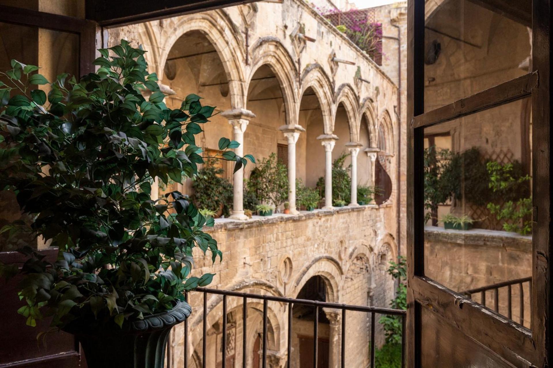 Ajutamicristo Domus By Domusicily Apartment