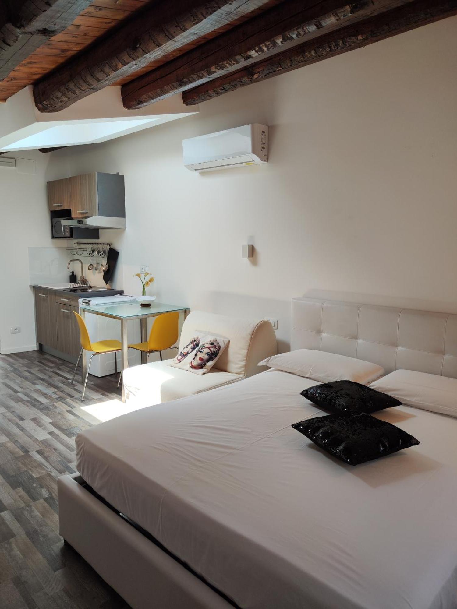 San Francesco And With Terrace In Locazione Turistica Bed & Breakfast 2*
