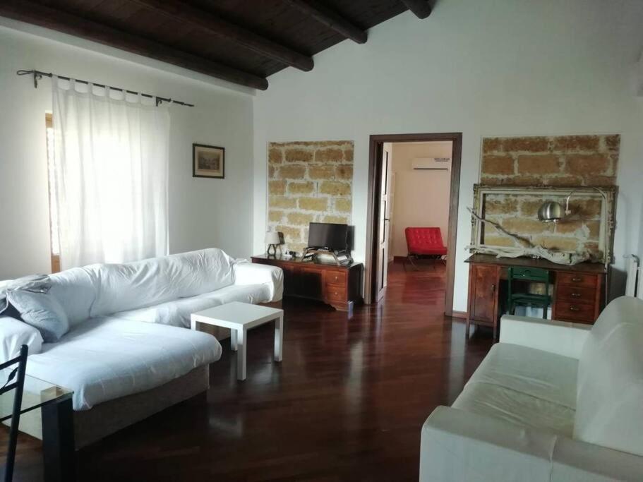Fraleporte - Maqueda's Terrace Apartment