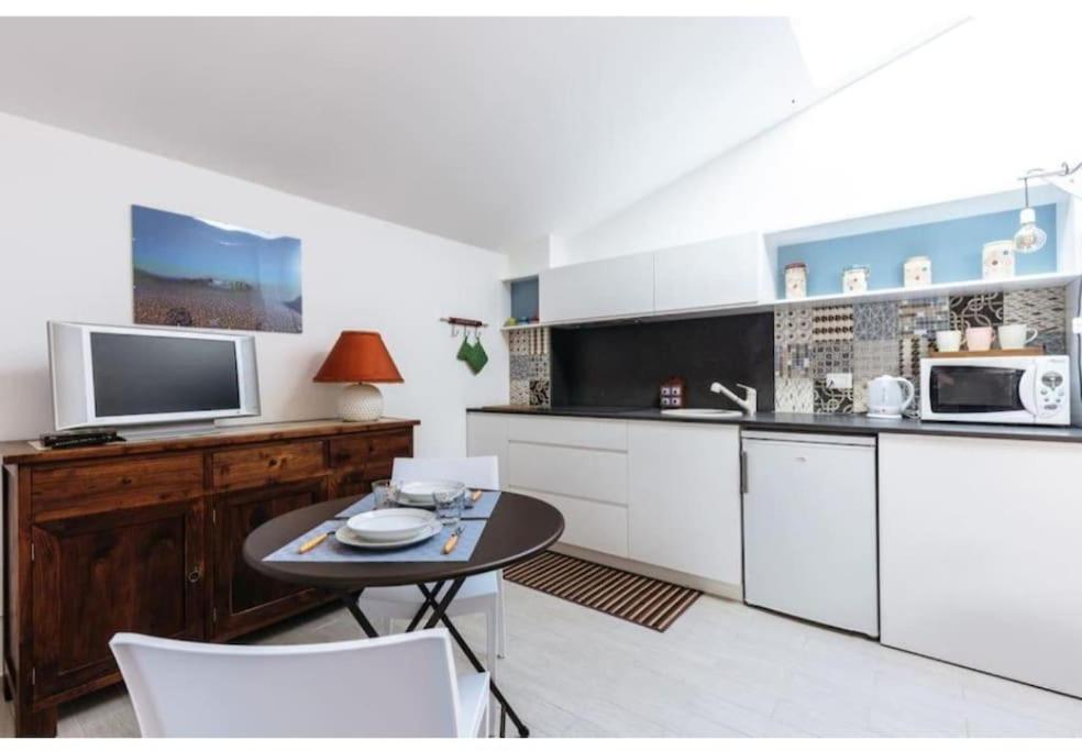 Shell Maqueda Apartment