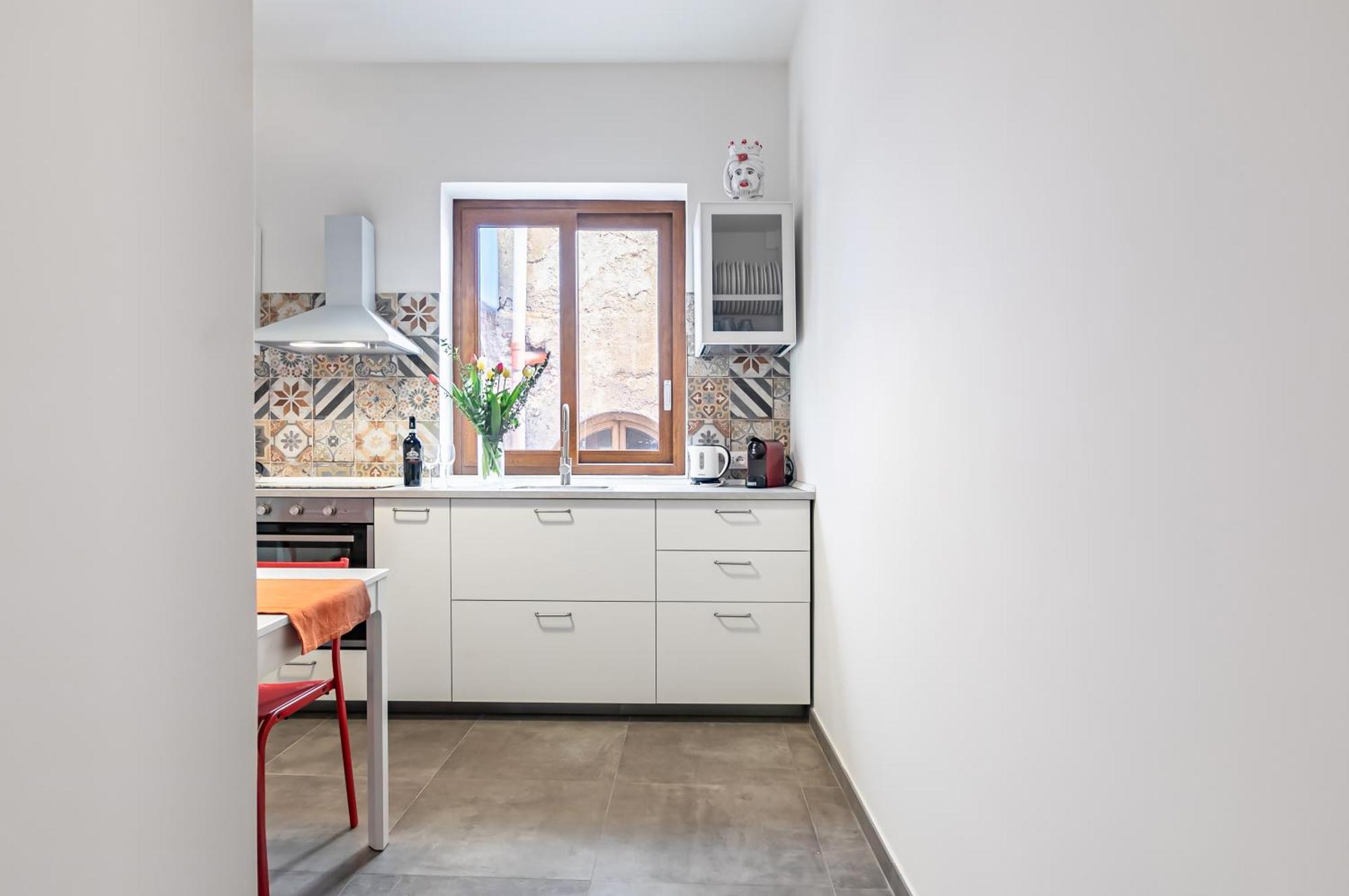 Palazzo Dei Normanni & Ballaro Roomy Modern X9 Apartment
