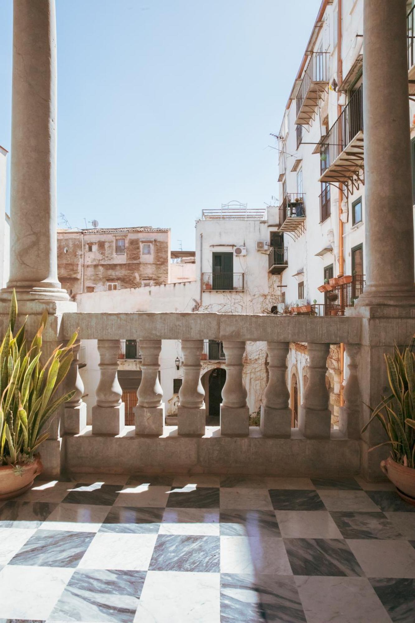 Palazzo Corvino Acomodação com café da manhã 
