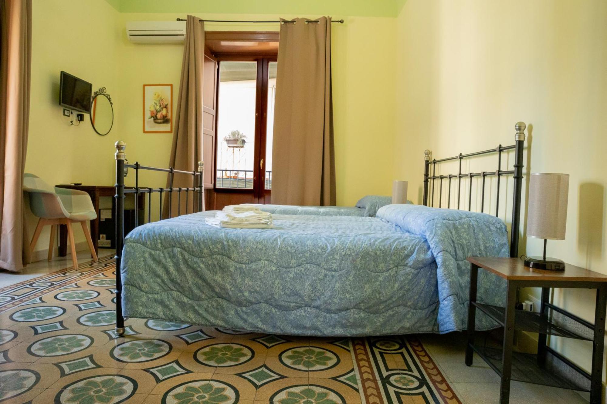 Palazzo Corvino Acomodação com café da manhã  3*