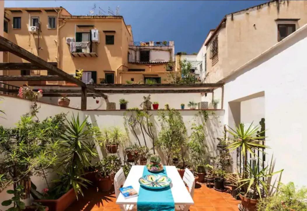 At Kalsa Quiet Flowered Terrace! Free Parking! Ideal For Remote Working! Apartment *