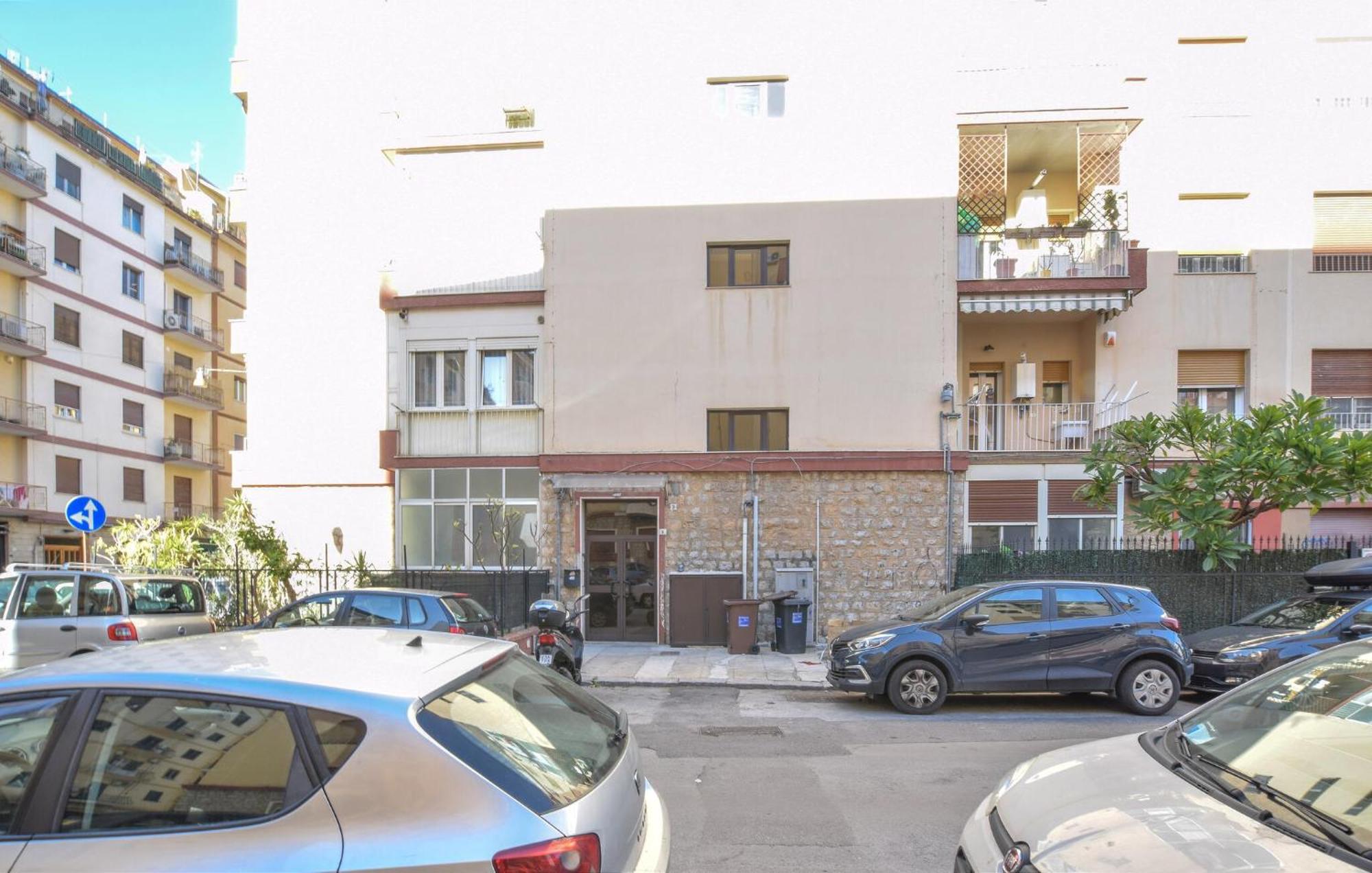 Gorgeous In With Kitchen Apartment *