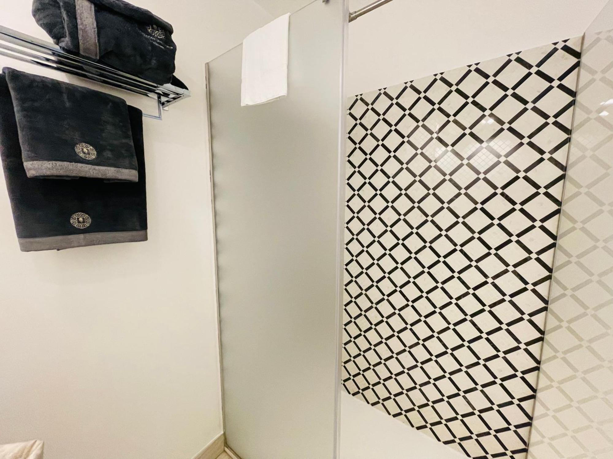 Palazzo Del Poeta - Dimora Contemporanea Affittacamere 2*