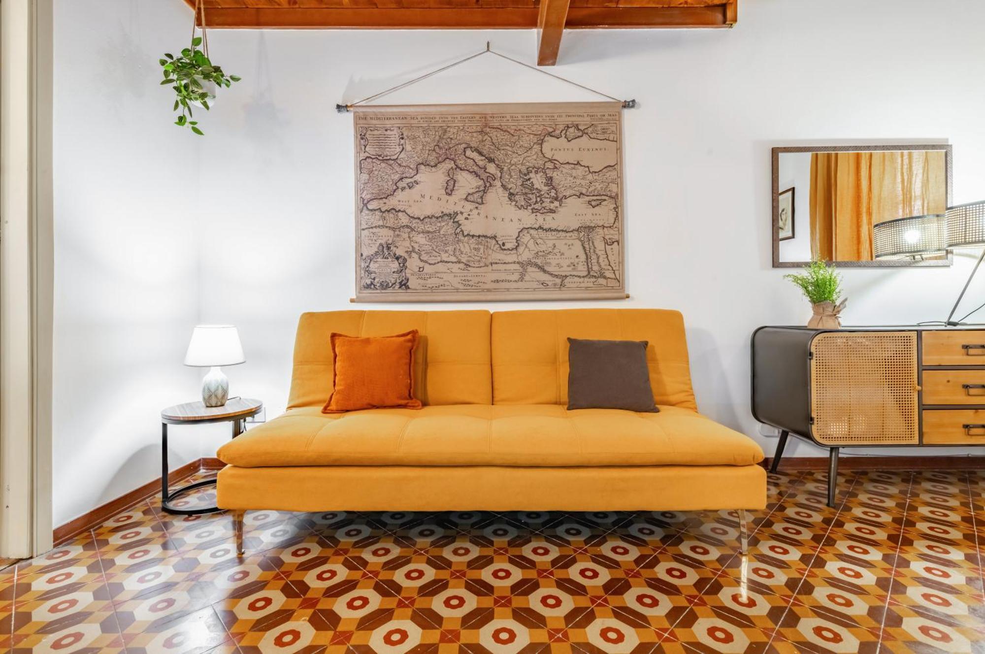 The Traveller's House - Station Apartment *