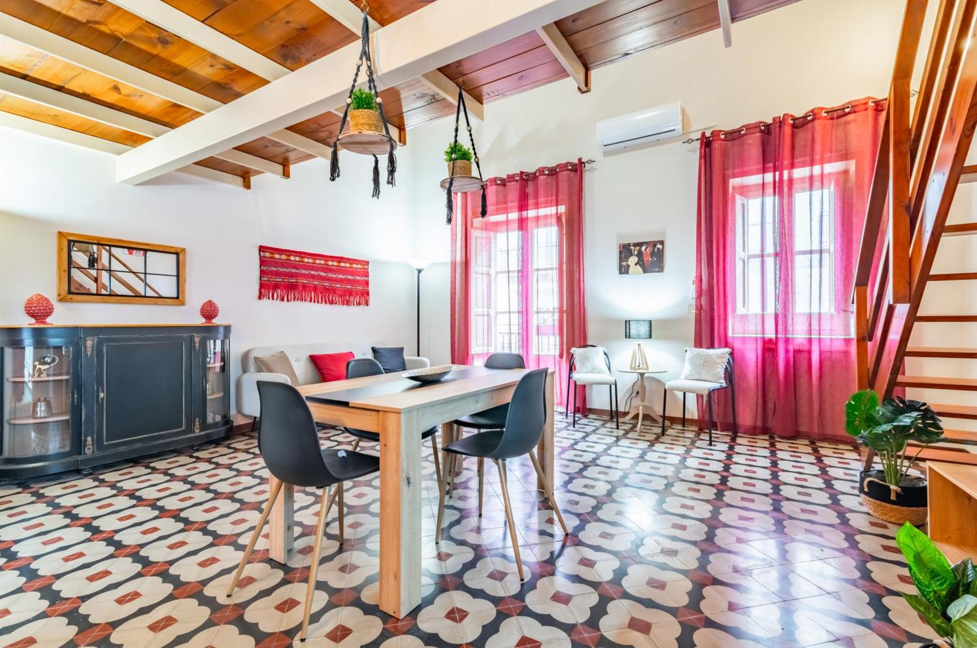 The Traveller's House - Station Palermo