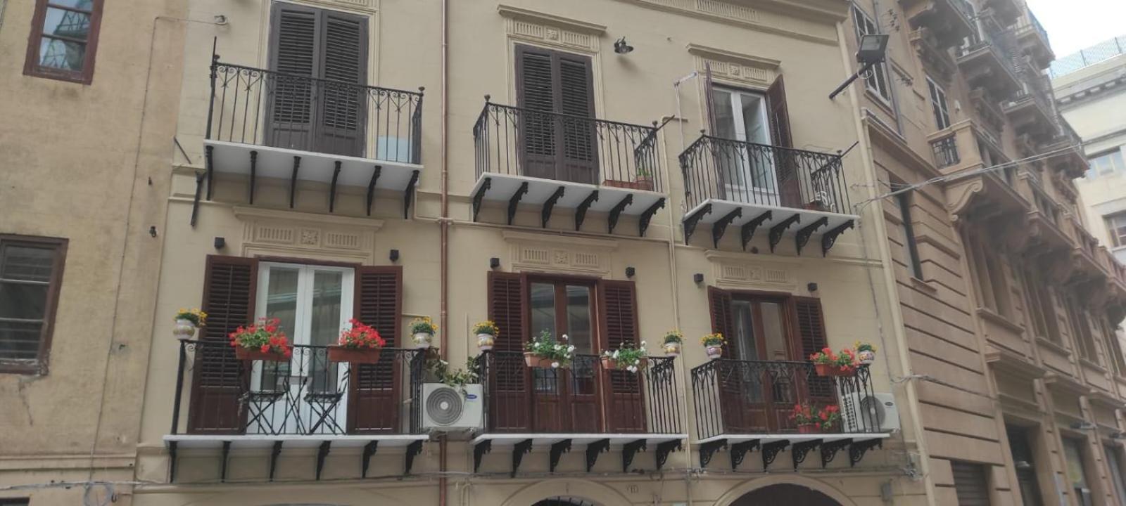Luxury Via Genova Apartment *