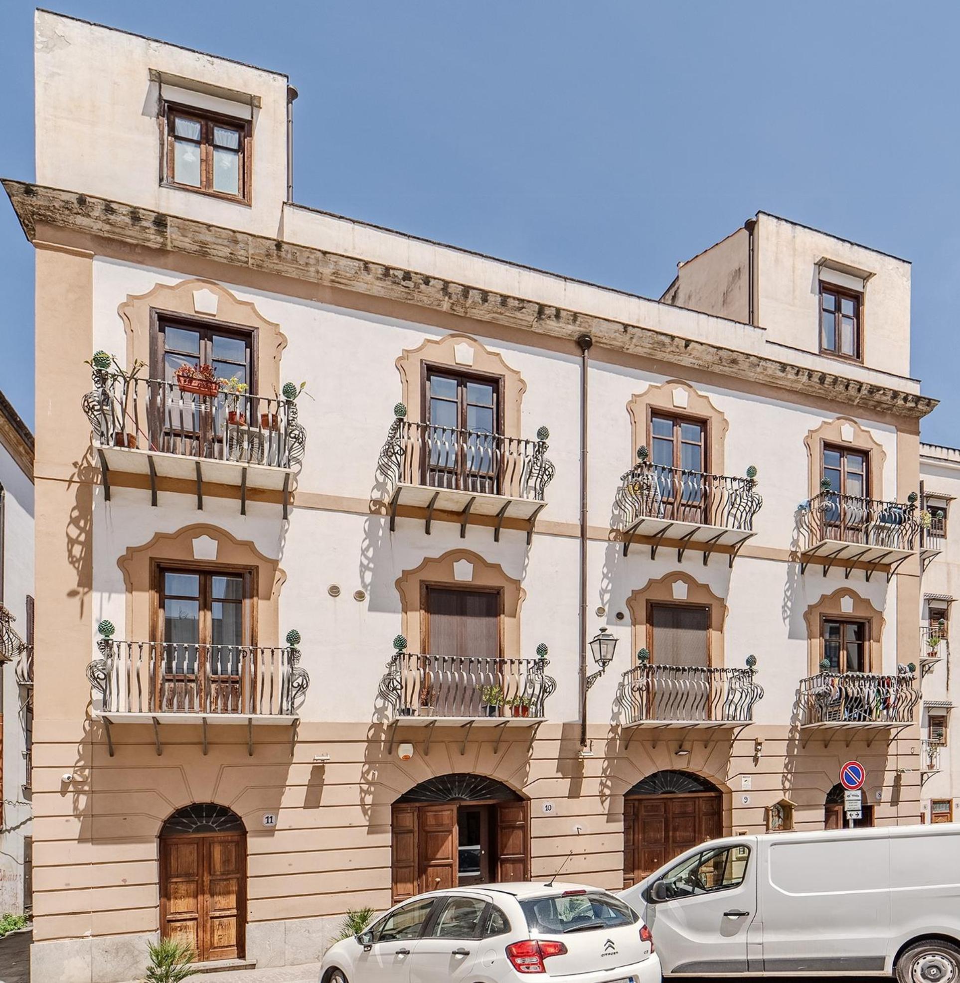 Dimora Degli Scalzi * Palermo