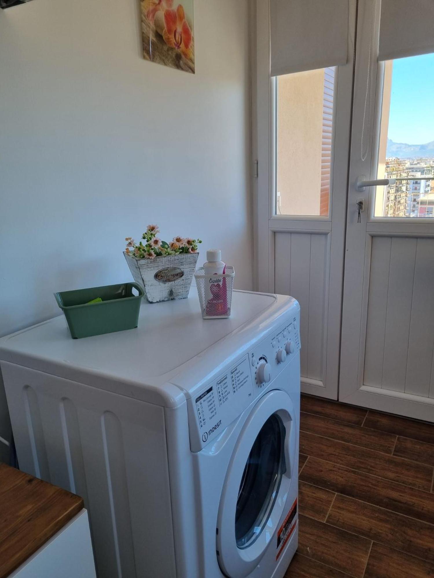 Apartment House & Free Parking By Perry-holiday Palermo