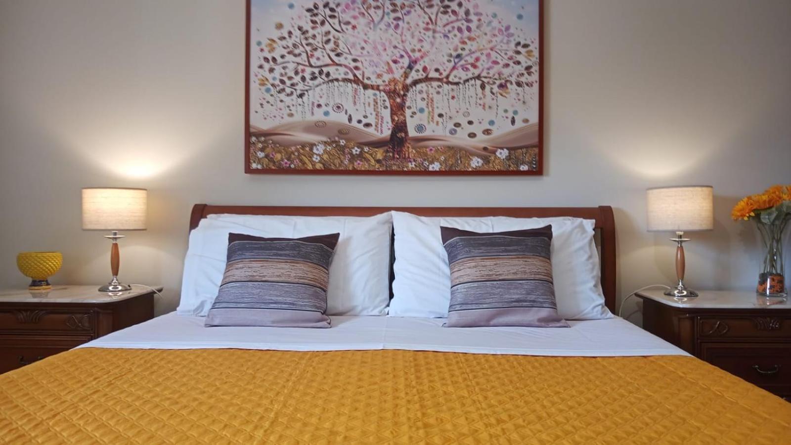 Apartment Lorenzo Guest With Free Private Parking-- Cantieri Culturali Palermo