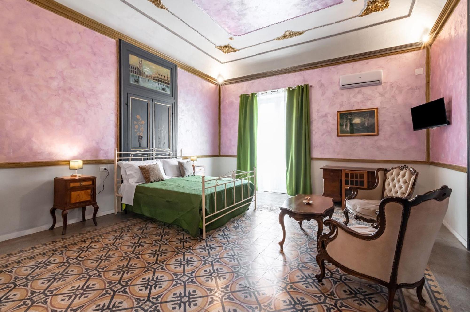La Dimora Dei Mille - Roomy With Terrace Apartment