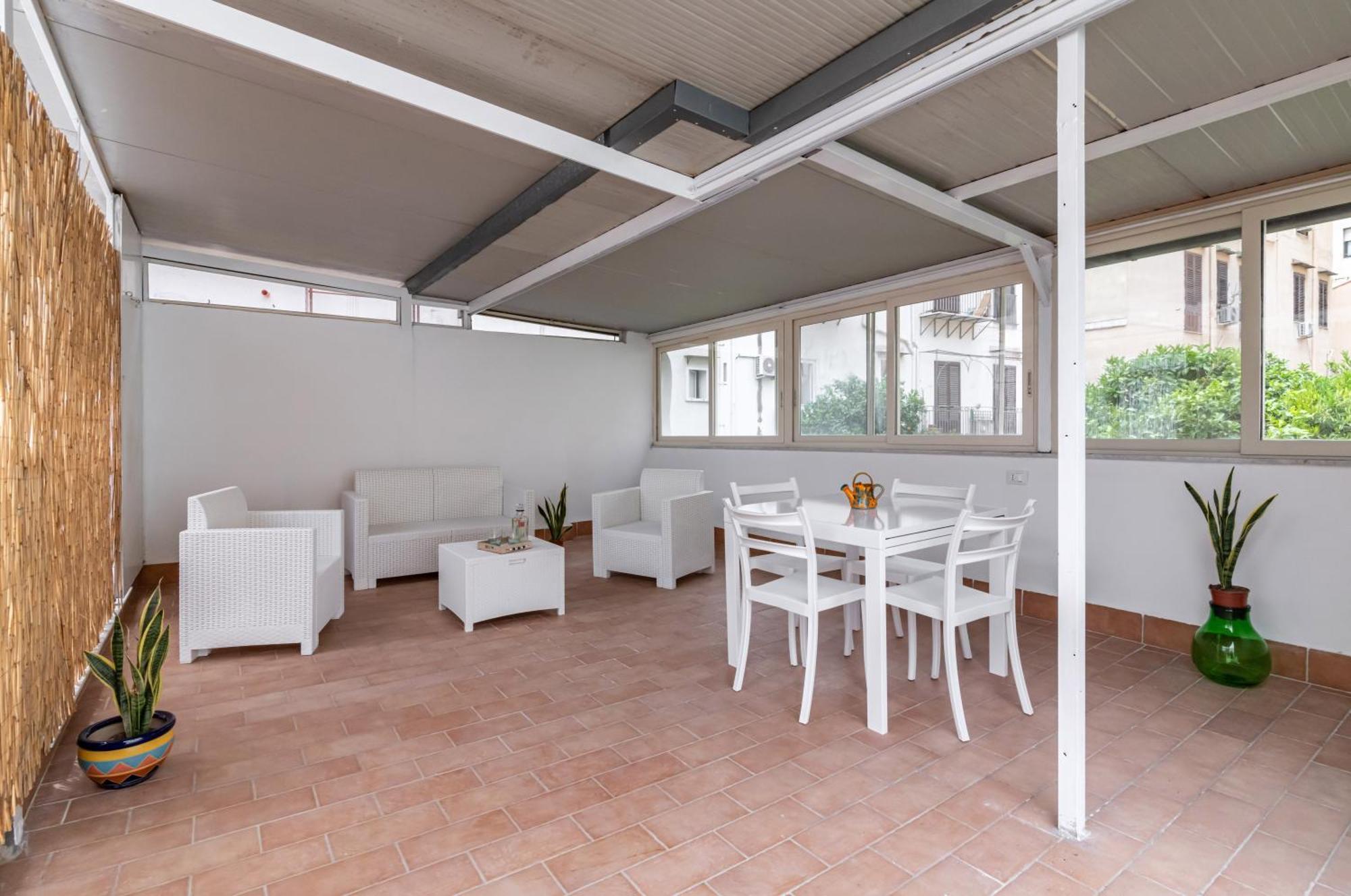 La Dimora Dei Mille - Roomy With Terrace Apartment *