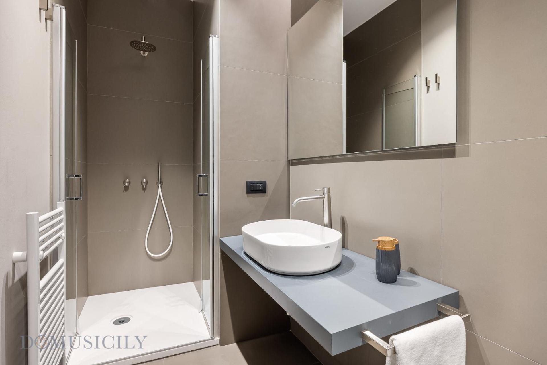 Ungheria Terrace By Domusicily Apartment *