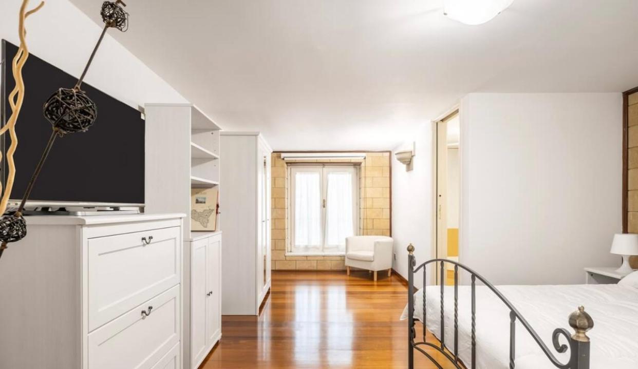 Florio Apartment *