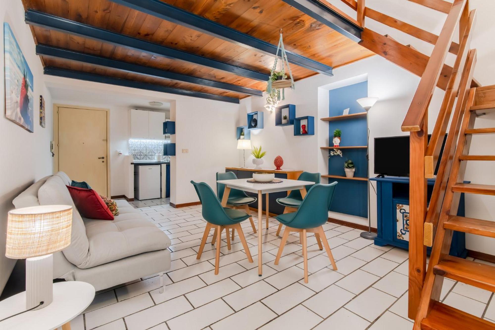 The Traveller's House - Station Apartment *