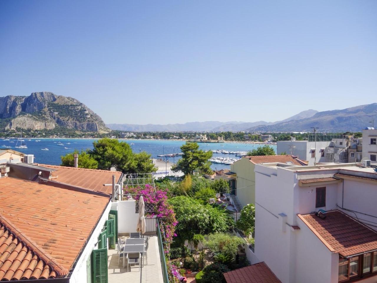 Apartment Casa Del Pescatore - Fronte Mare Di Mondello - By Rentalbeb Italy- *