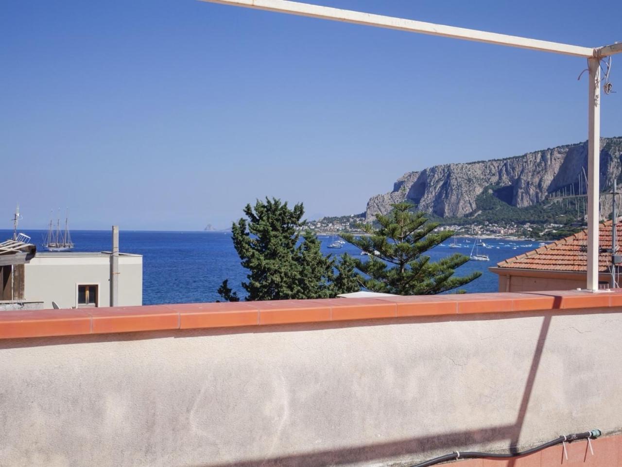 Apartment Casa Del Pescatore - Fronte Mare Di Mondello - By Rentalbeb Italy- Palermo