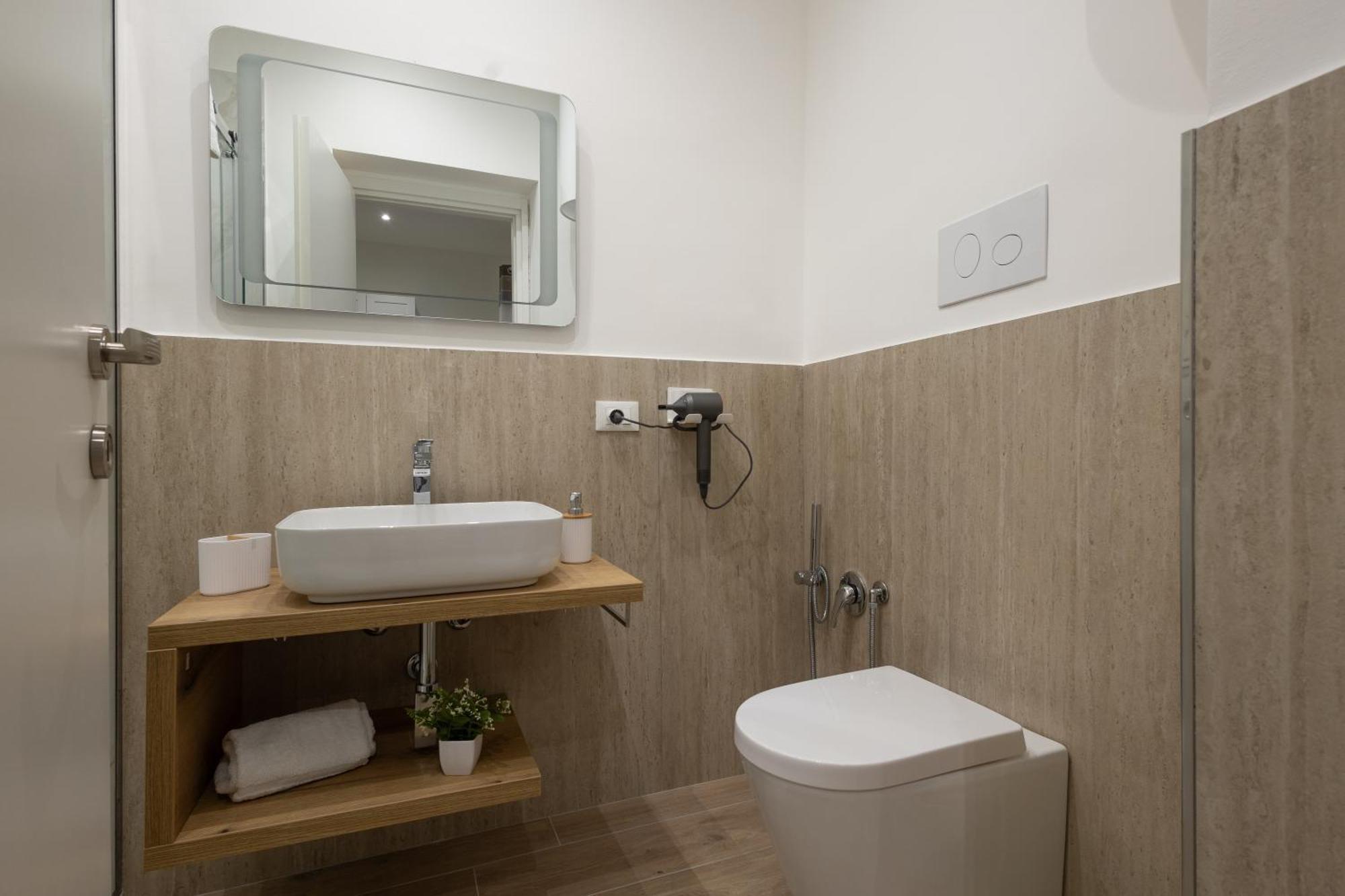 Ludo House - Charming Con Patio A Due Passi Dalla Cattedrale Apartment *