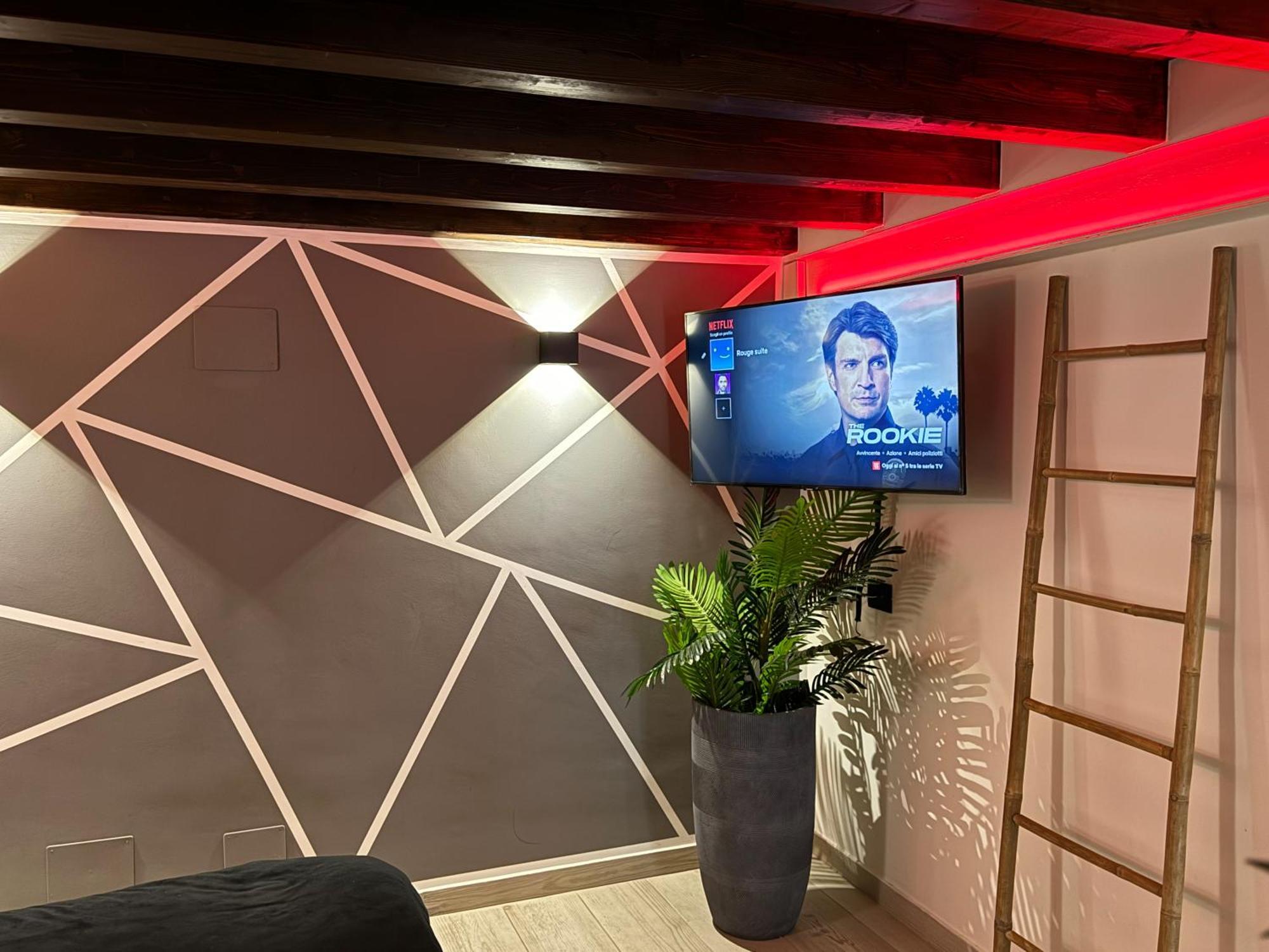 Rouge & Centro Apartment *