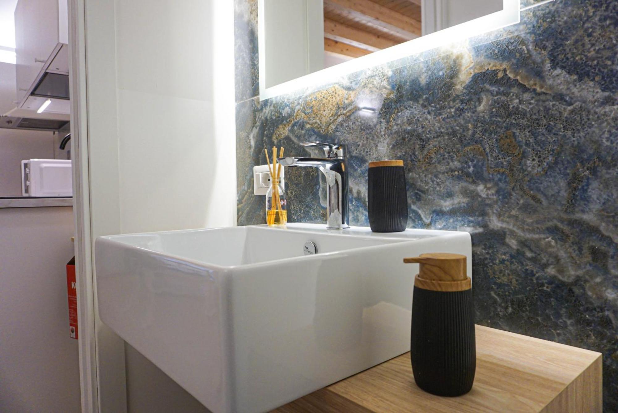Crihouse Apartment *