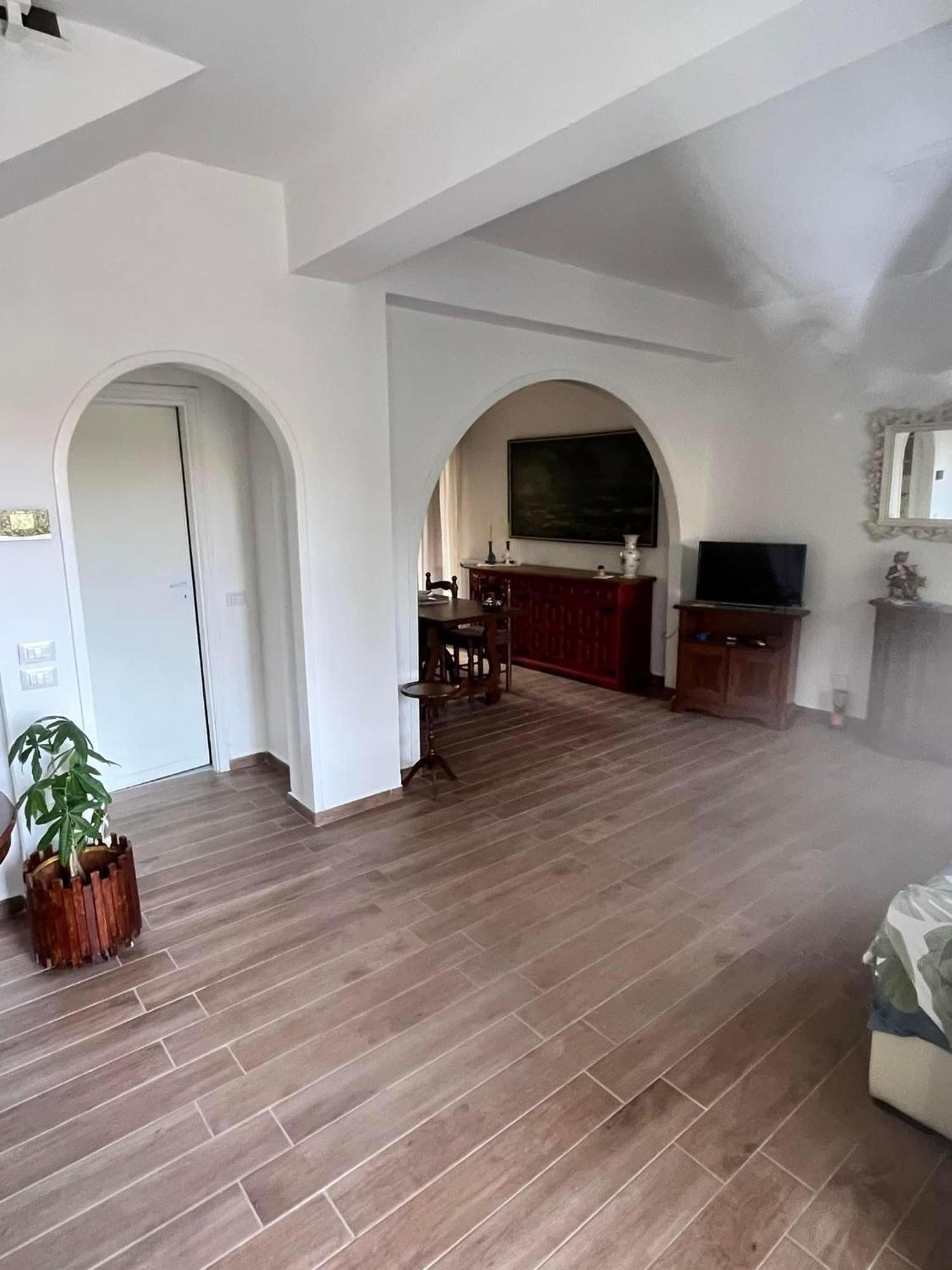 Villa Del Limone , Mondello Via Deucalione 18 ,via Miseno 18