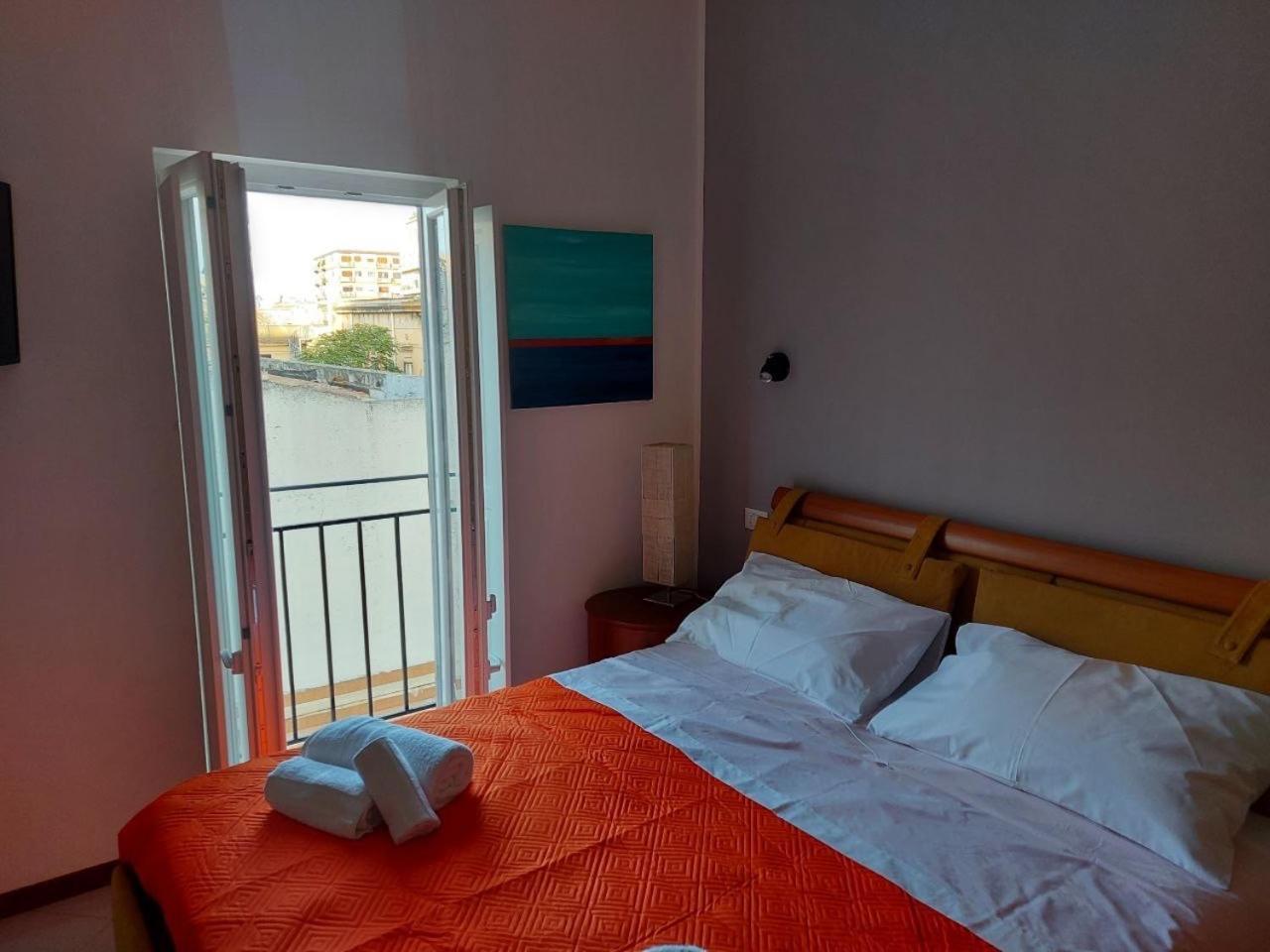 Flat In Front Of Teather Massimo Apartment Palermo