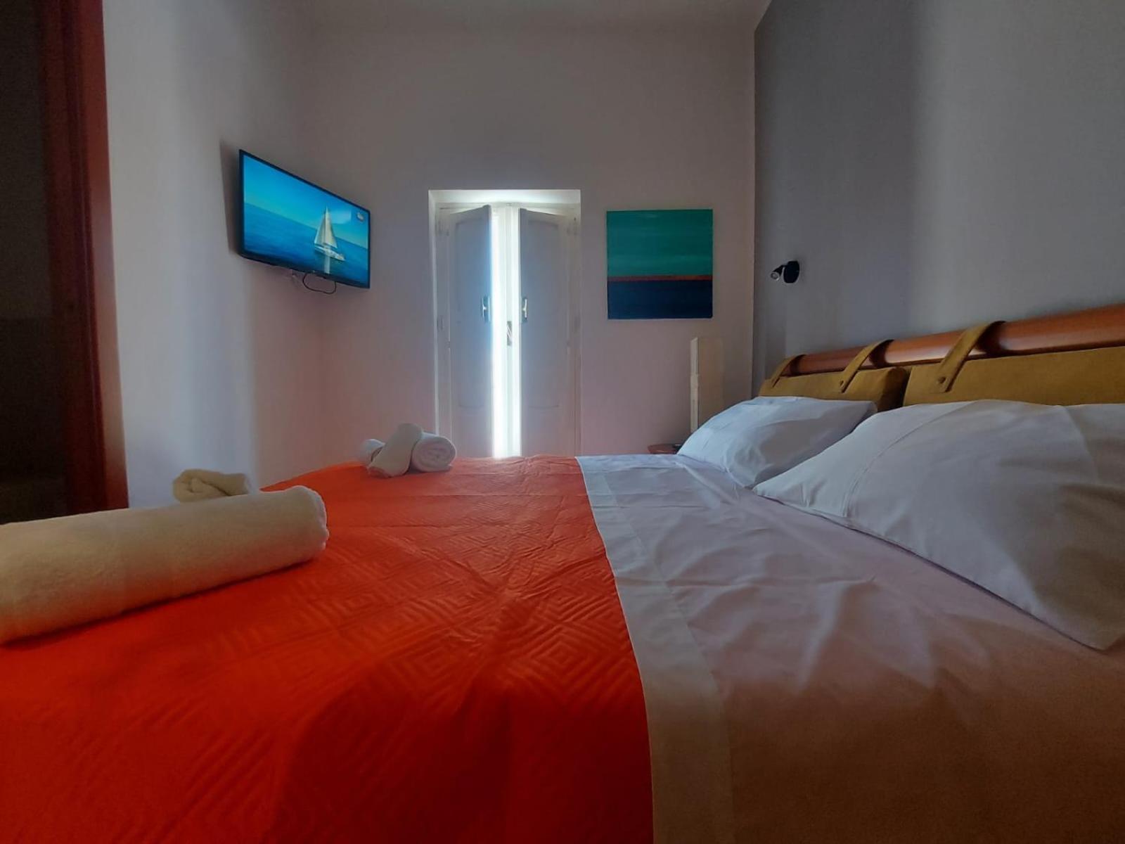 Flat In Front Of Teather Massimo Apartment Palermo