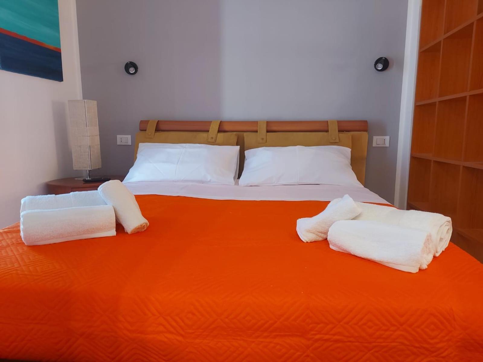 Flat In Front Of Teather Massimo Apartment