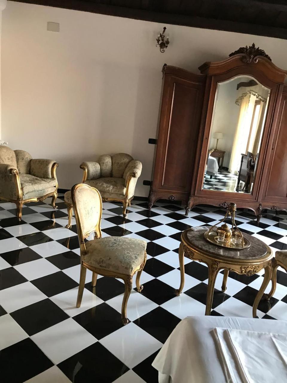 Casa Rosa Hotel *