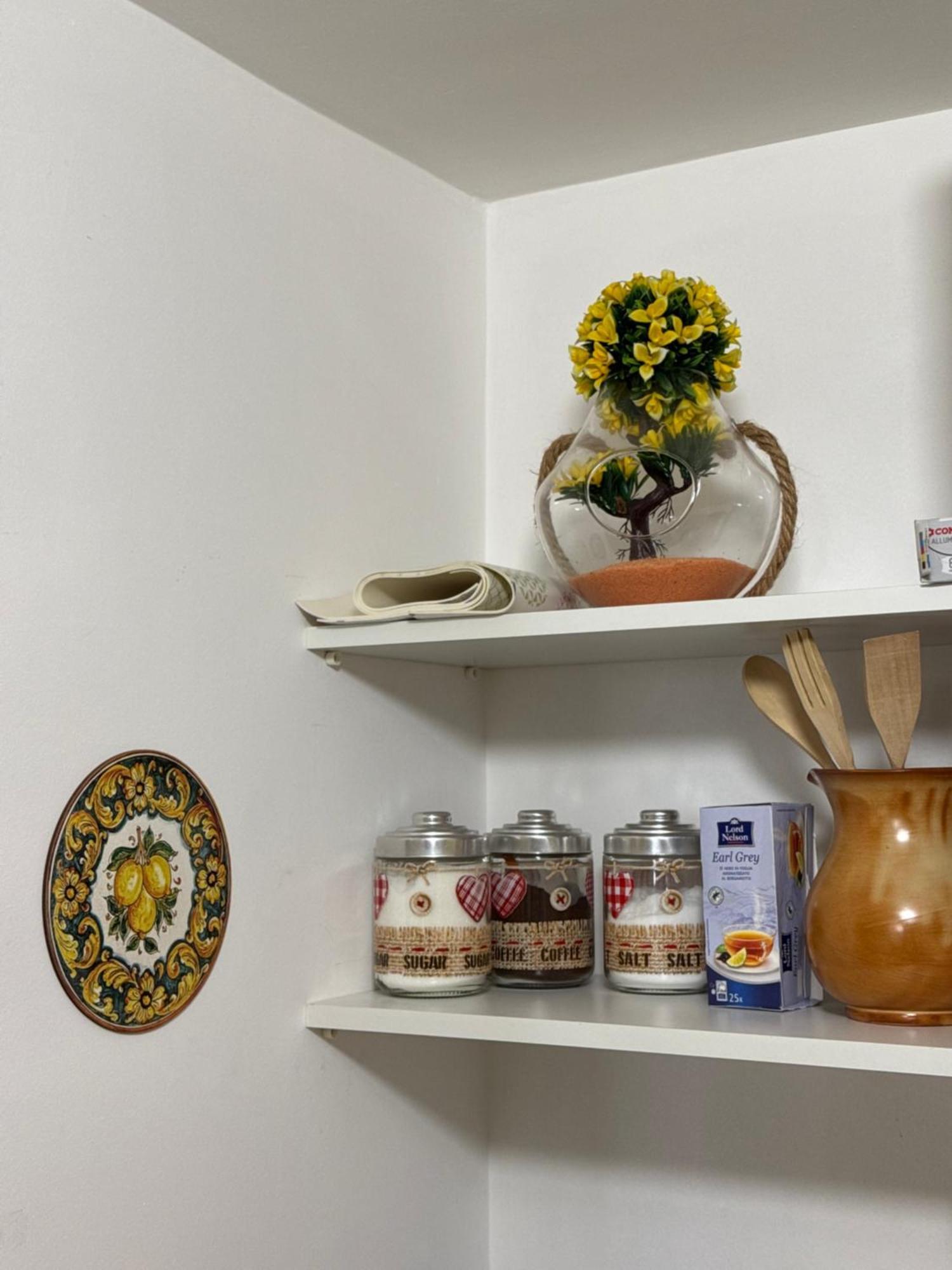 Apartment Orange Lemon Center *
