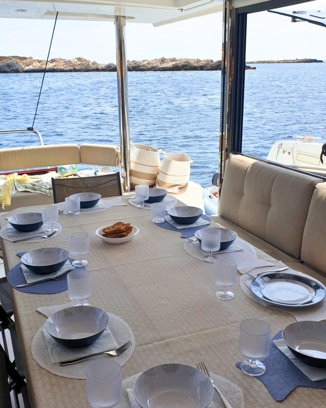 Catamarano Lux Botel *