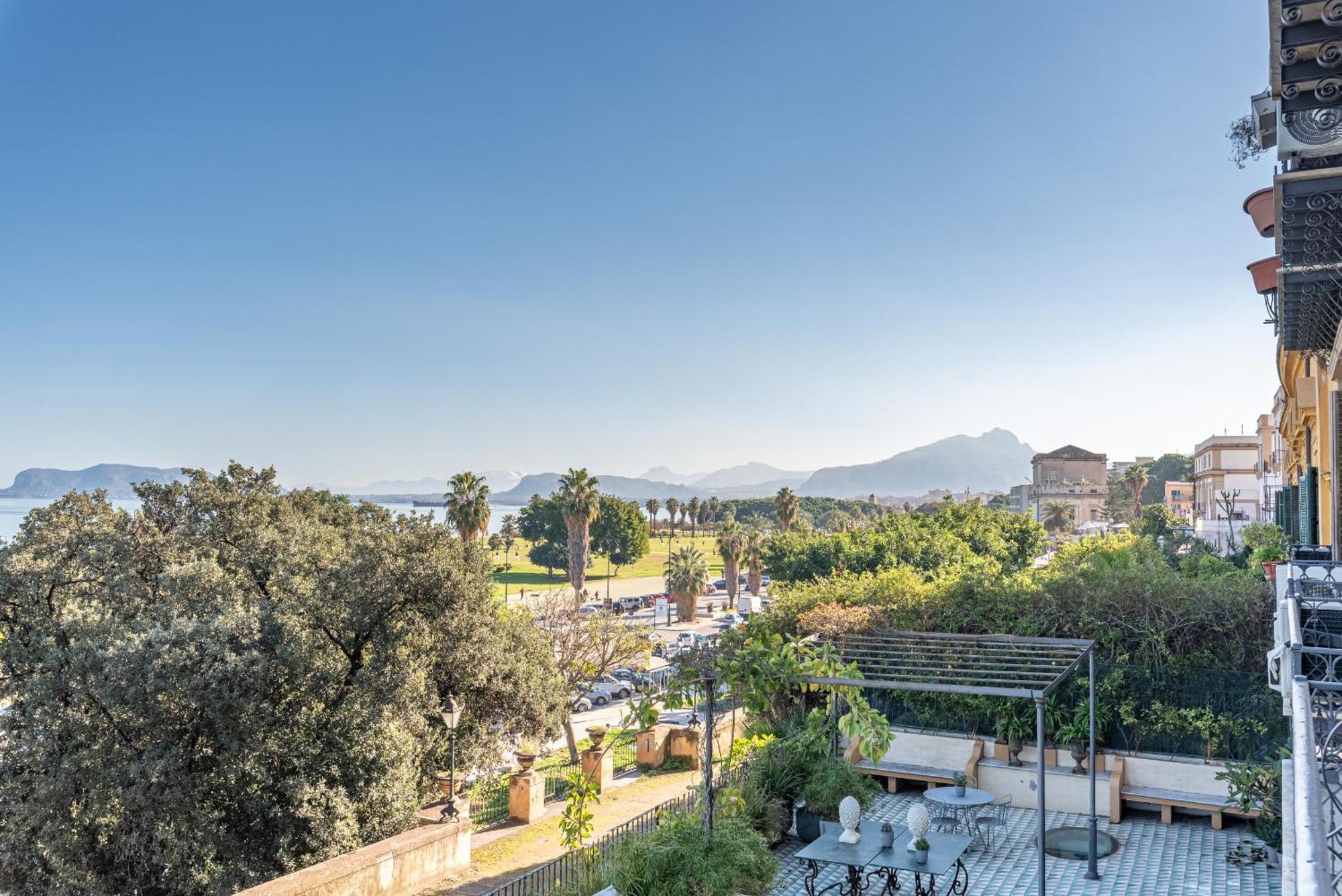 Apartment La Casa Al Foro Vista Mare By Wonderful Italy