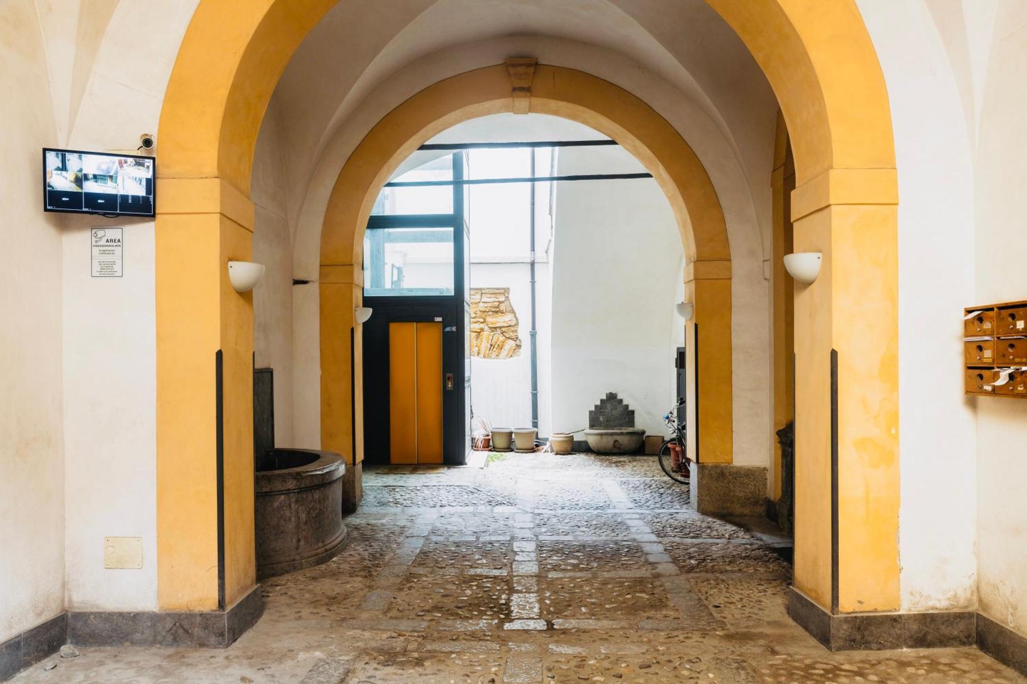 I Carrettieri - A Few Steps From The Cathedral *