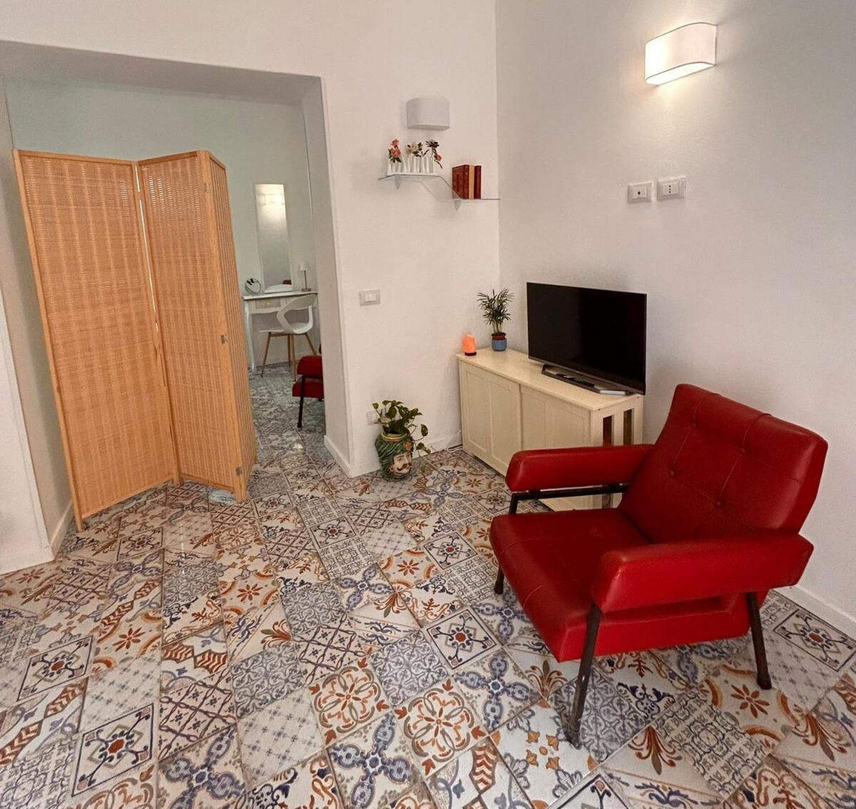 Elvira Flat,via Dante,near Lolli Station *