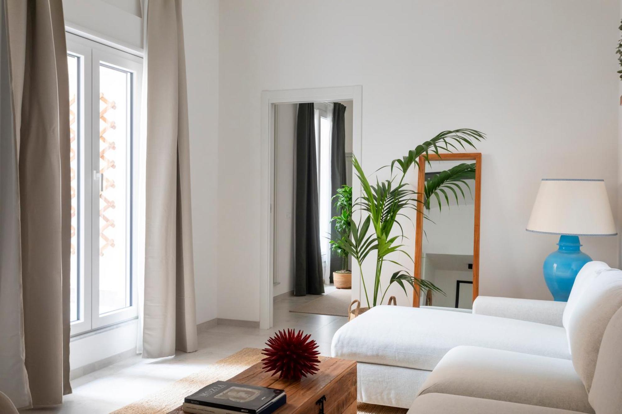 Apartment With Love, 4 *